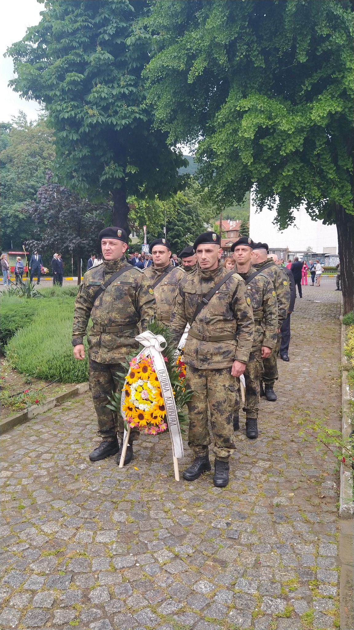 Военнослужещи от 4-ти артилерийски полк взеха участие в ритуали по повод Деня на Асеновград