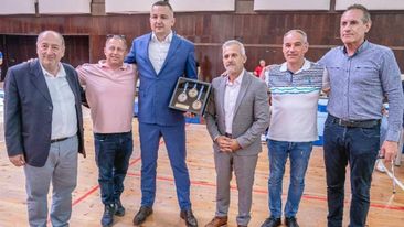 Кметът на Варна Иван Портних получи медали като на призьорите от Световната купа по спортна гимнастика