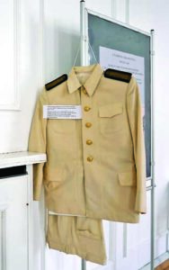 В колекцията авторът има и униформи, които понякога са и част от изложбите му 