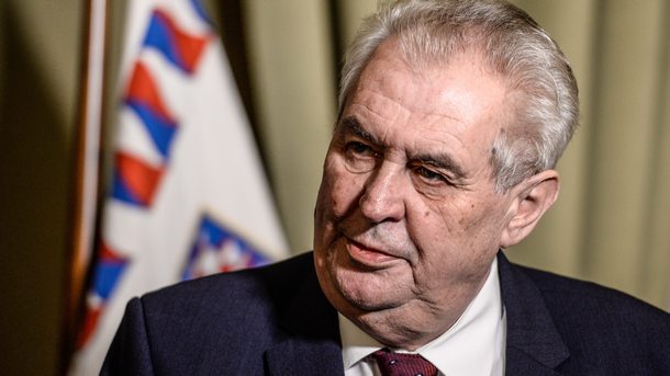 Чешкият президент Милош Земан остава в болница