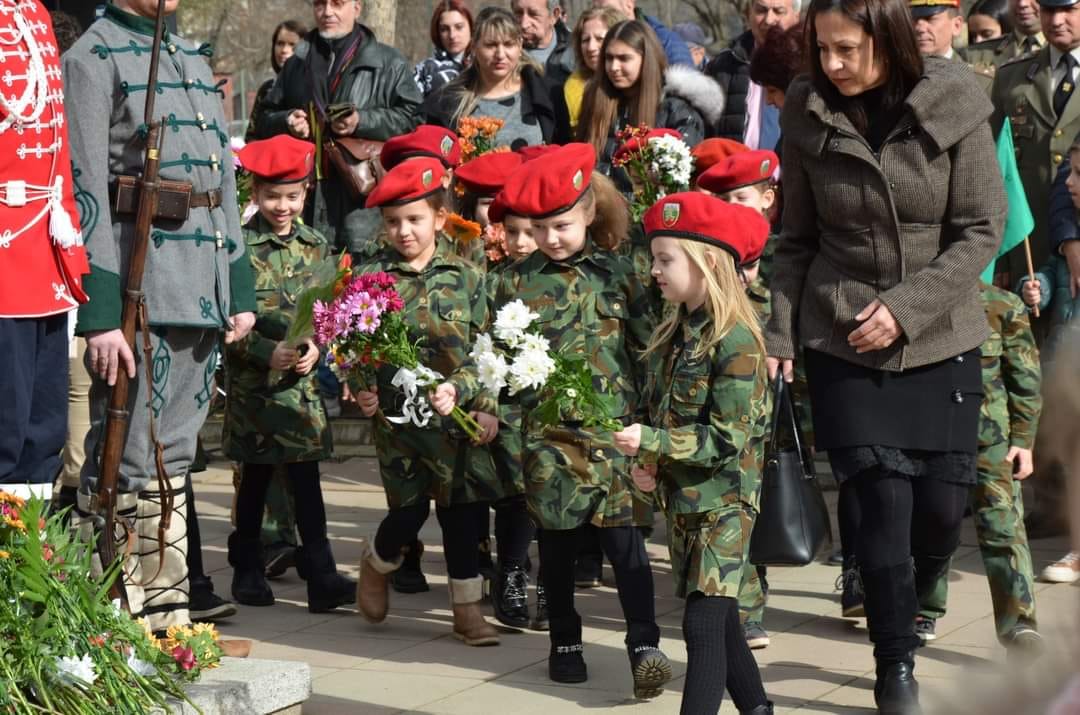 - armymedia.bg