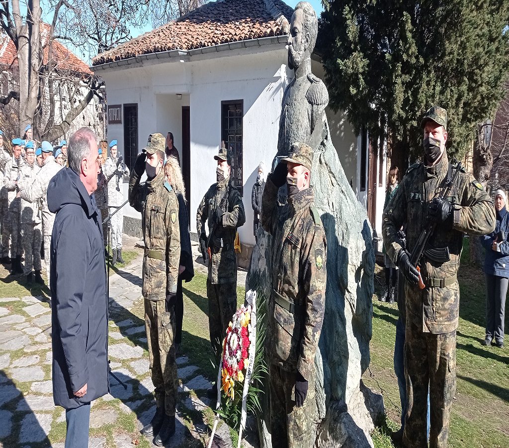 Артилеристи честваха годишнината от освобождението на Асеновград