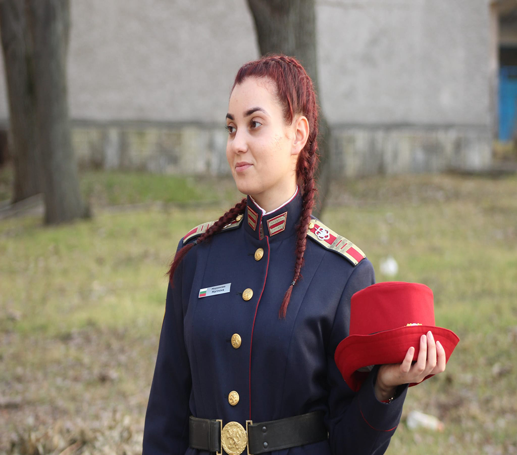 Курсантка участва в конкурса „Лица на Българската армия“