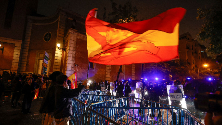Осма вечер на протести в Испания срещу Закона за амнистията