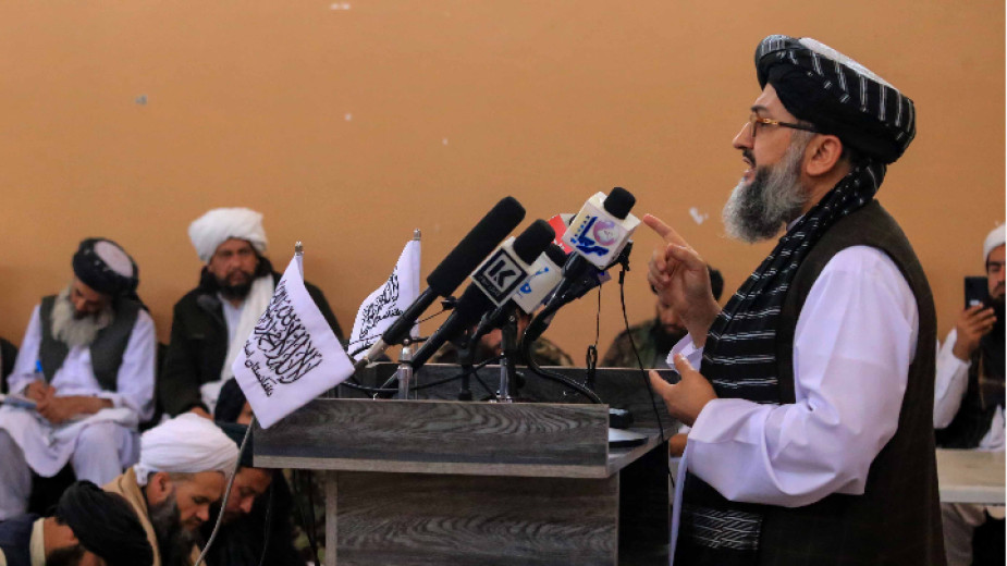Талибаните задължиха всички държавни служители да са с брада