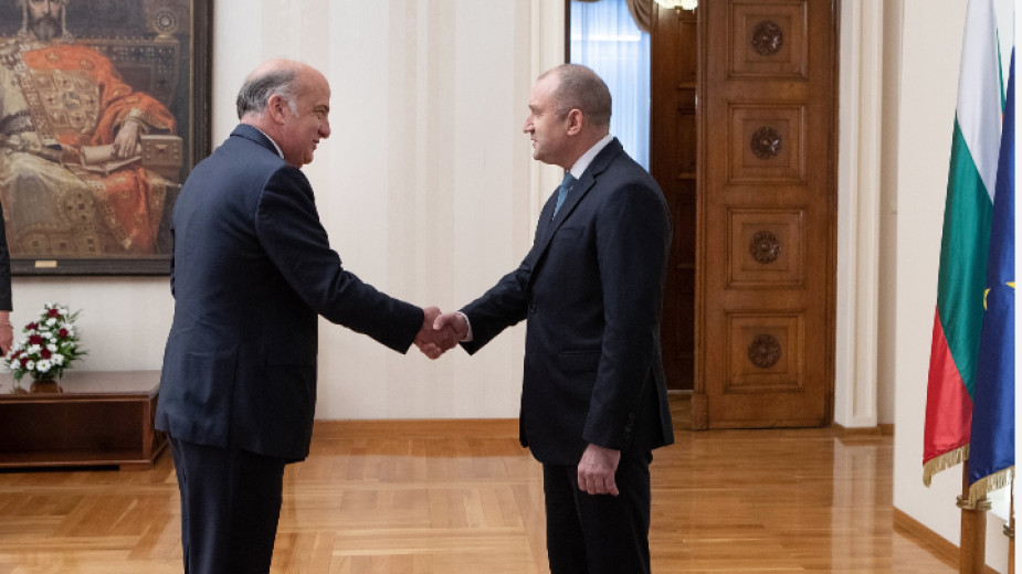 Новият посланик на САЩ в България Кенет Мертен връчи на президента акредитивните си писма