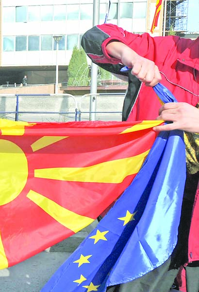 Коронавирусът анулира изборите в Северна Македония
