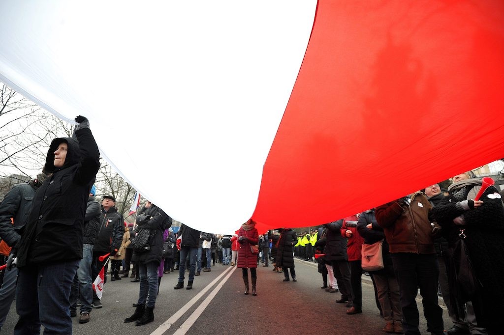Полша демонстрира военна мощ на парад преди изборите на 15 октомври
