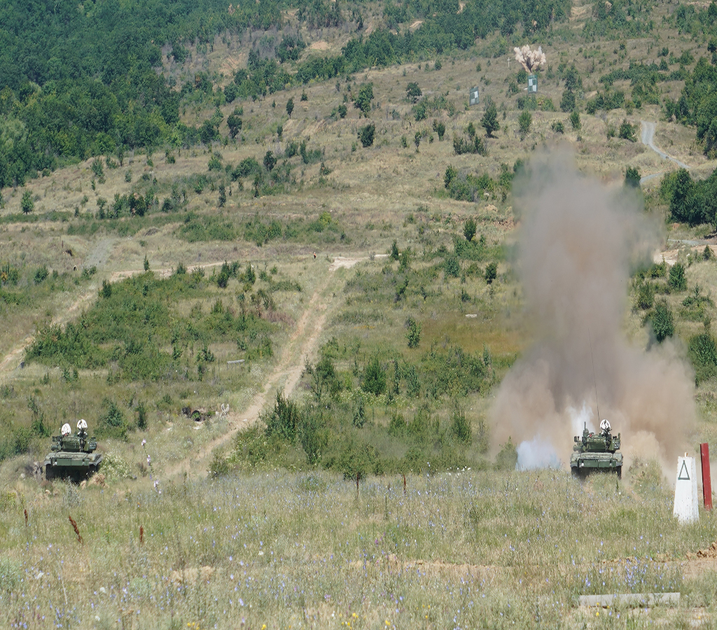 Първите модернизирани Т-72 стреляха на Ново село
