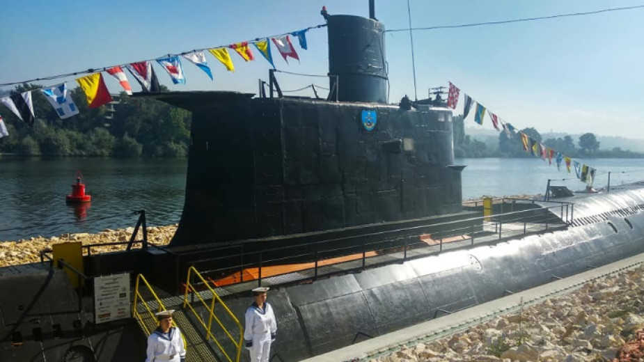 Напредват разговорите за купуване на подводници за ВМС
