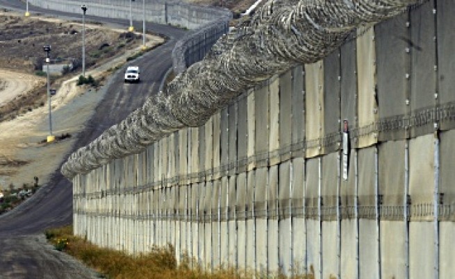 Съдът потвърди спирането на действието на тексаския закон за арест на мигрантите