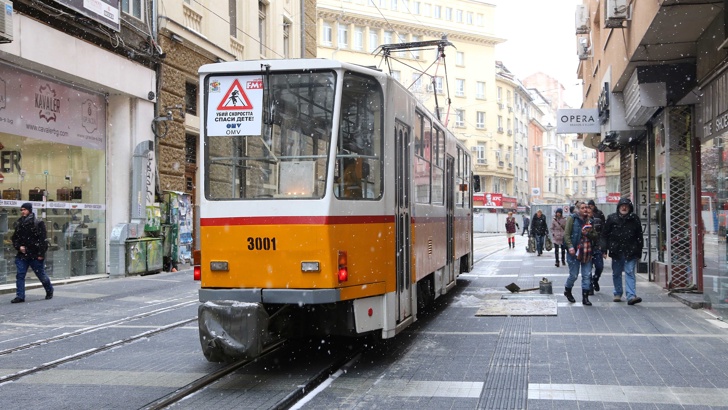 Започнаха пробите на трамвайното движение по улица „Граф Игнатиев“ в София
