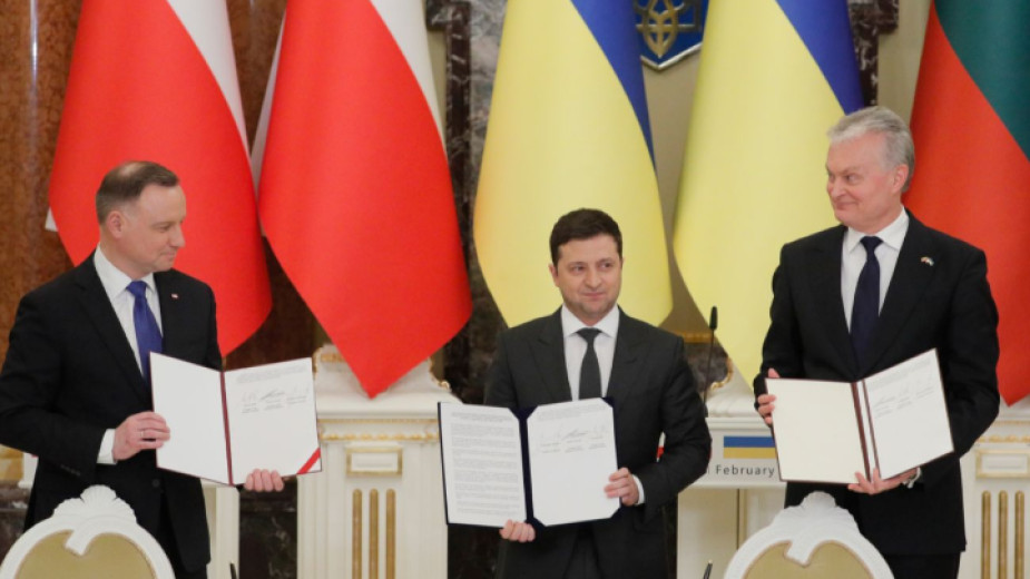 Полша и Литва обявиха, че Украйна заслужава статут на кандидат-член на ЕС