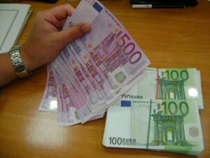 500- euro