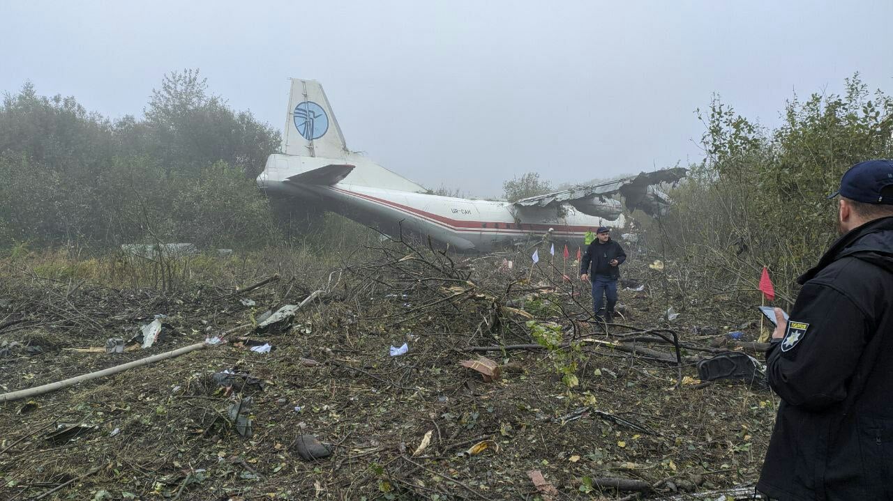 Транспортен самолет се разби в Западна Украйна