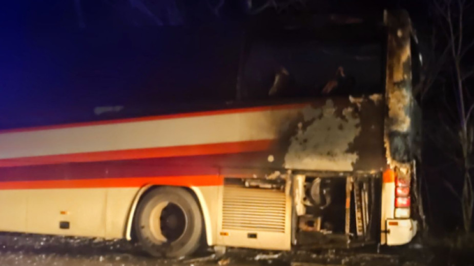 Румънски автобус се запали в Прохода на републиката
