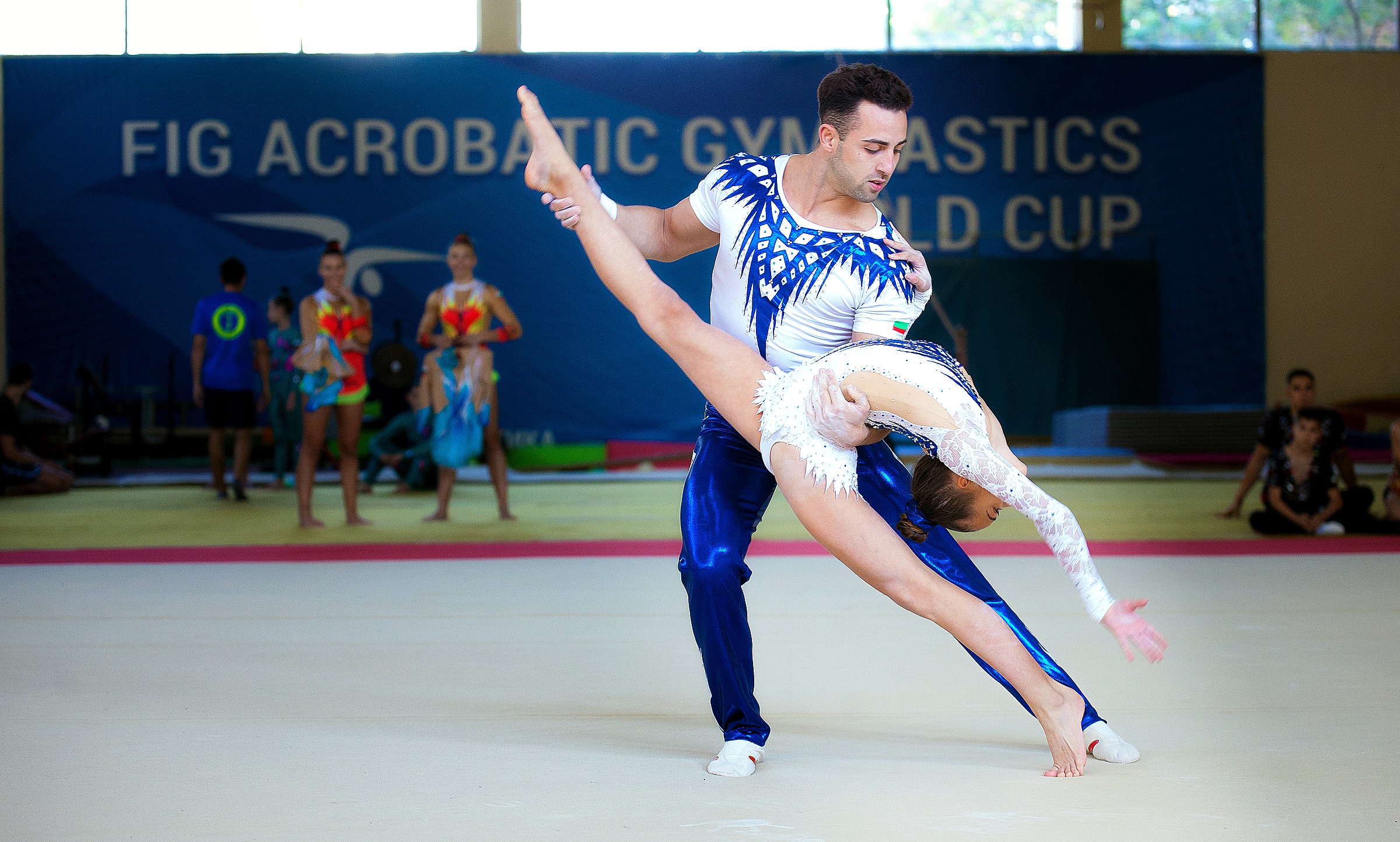 Световни и европейски шампиони и медалисти идват на световната купа по акробатика в София