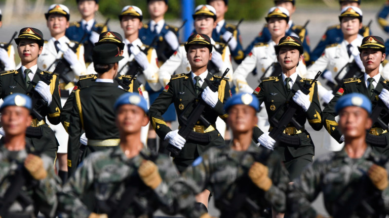 Прелитането на американски военен самолет през Тайванския проток постави под заплаха мира и стабилността, заявиха китайските въоръжени сили