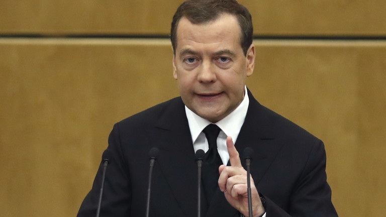 Русия ще постави наглите си врагове на мястото им, заплашва Медведев