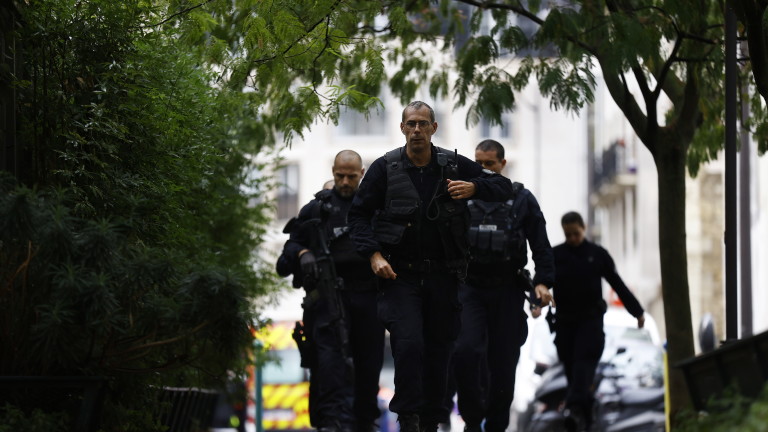 Шест ранени при нападение с нож на гара в Париж