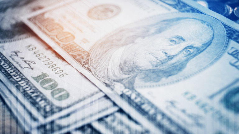 ДЕЗИНФО : Спад на щатския долар в международните транзакции