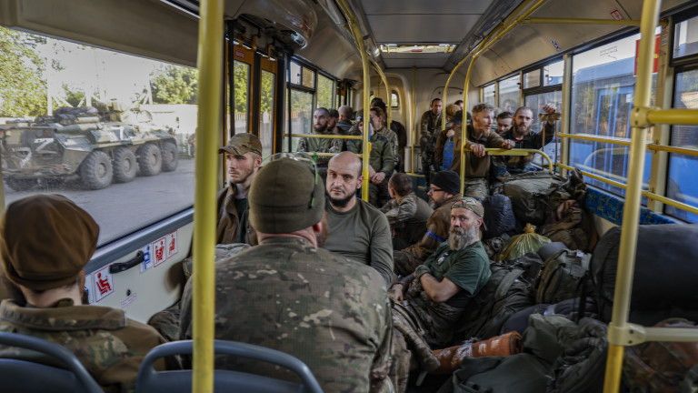 Украйна предаде 50 пленени войници на Русия при размяна на военнопленници