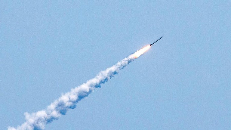 Русия се хвали с изстрелване на междуконтинентална ракета „Сармат“