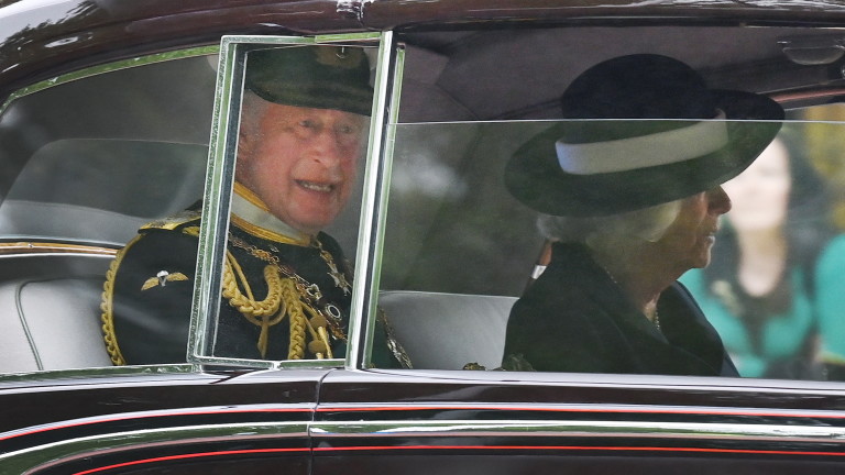 Принц Чарлз откри парламента вместо кралица Елизабет Втора