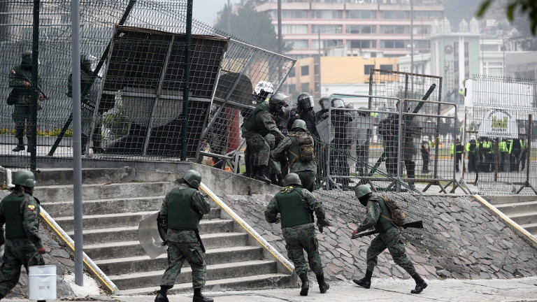 Екшън в Еквадор – въоръжени мъже нахлуха в местна телевизия