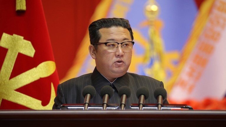 Северна Корея се зарече да изстреля още сателити и да укрепи въоръжените си сили през новата година