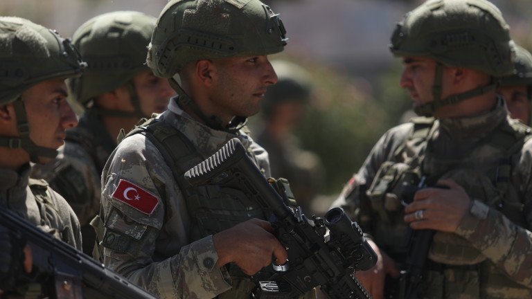 Турските военни предприеха нова широкомащабна операция срещу кюрдските бойци в Северен Ирак
