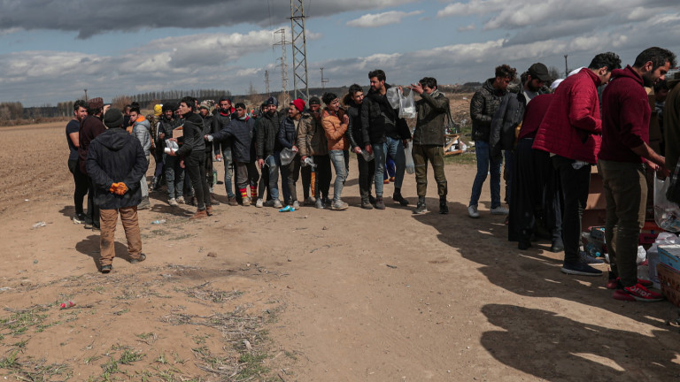 Извънредно заседание на гръцкия кабинет заради мигрантски натиск от Турция