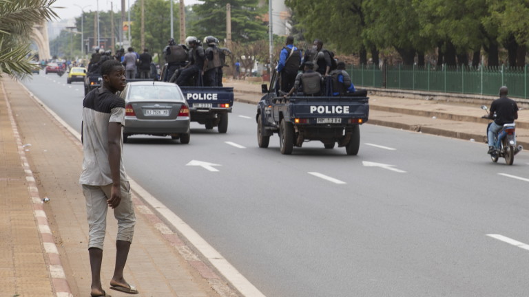 Хунтата в Мали преустановява дейността на политическите партии в страната, каза неин представител