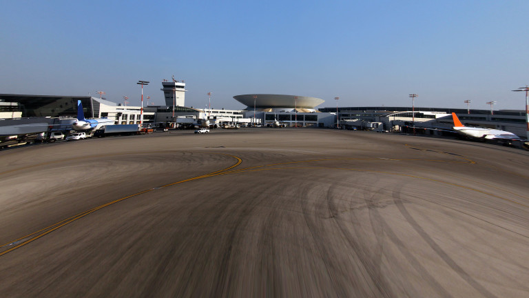 Неизбухнала бомба от Голанските възвишения стресна летище в Израел