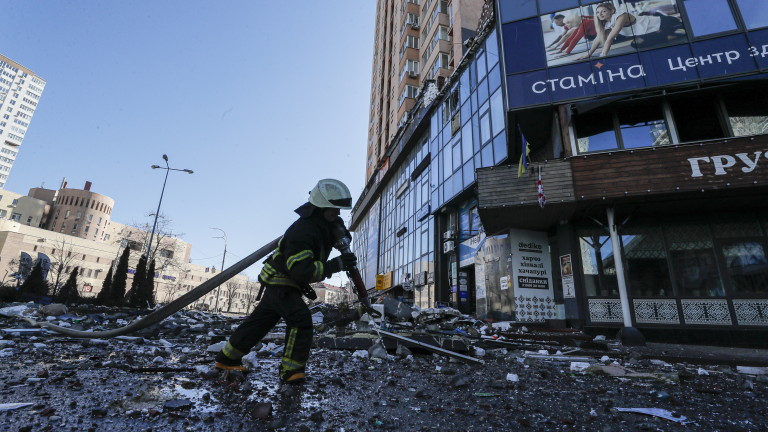 Експлозии отекнаха в Киев