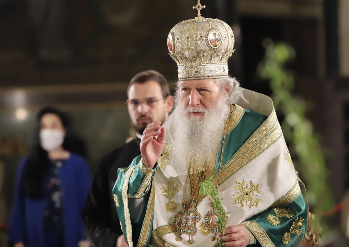 В “Александър Невски” се отслужва празнично богослужение на Цветница
