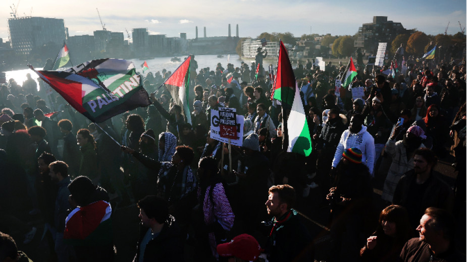 Многохилядно шествие в Лондон с искане за прекратяване на огъня между Израел и „Хамас“