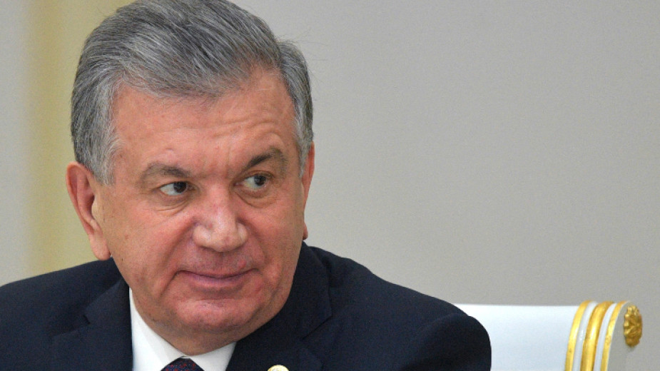 Узбекистан избира президент – Шавкат Мирзийоев с убедителна преднина