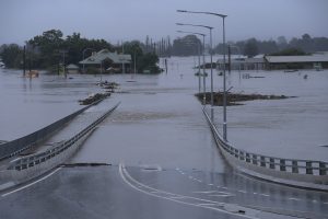Масова евакуация заради рекордните наводнения в Нов Южен Уелс