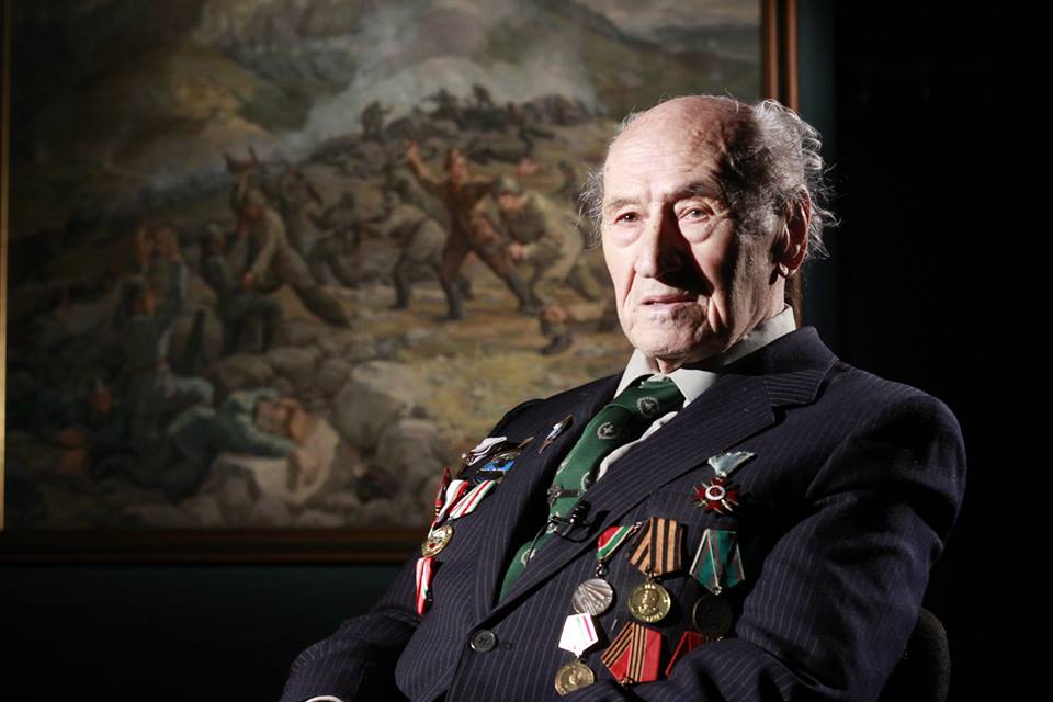 Отбелязаха 100 години от рождението на големия български парашутист Никола Костадинов – Бачо Кольо
