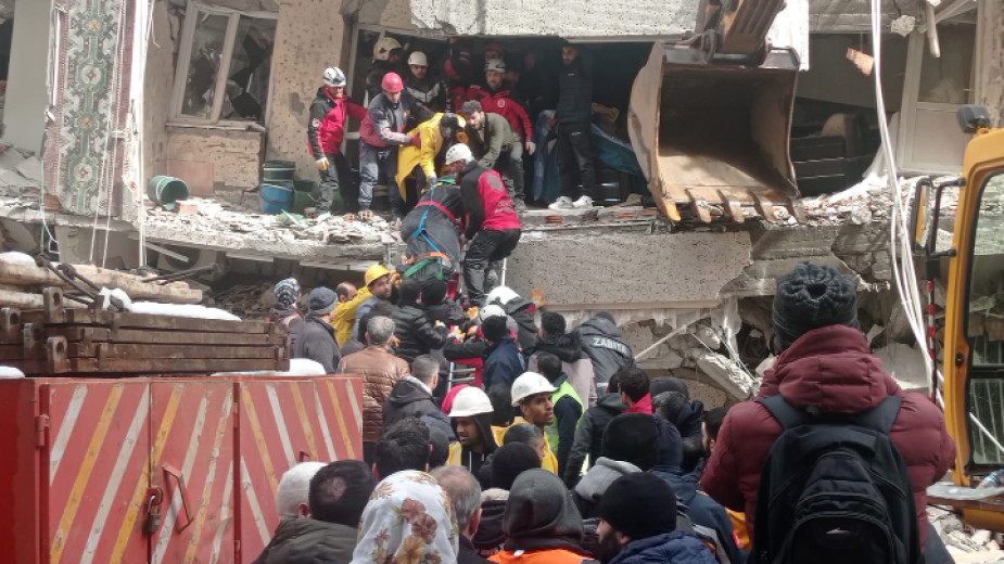 И второ земетресение удари Турция и Сирия, броят на жертвите и ранените постоянно се увеличава