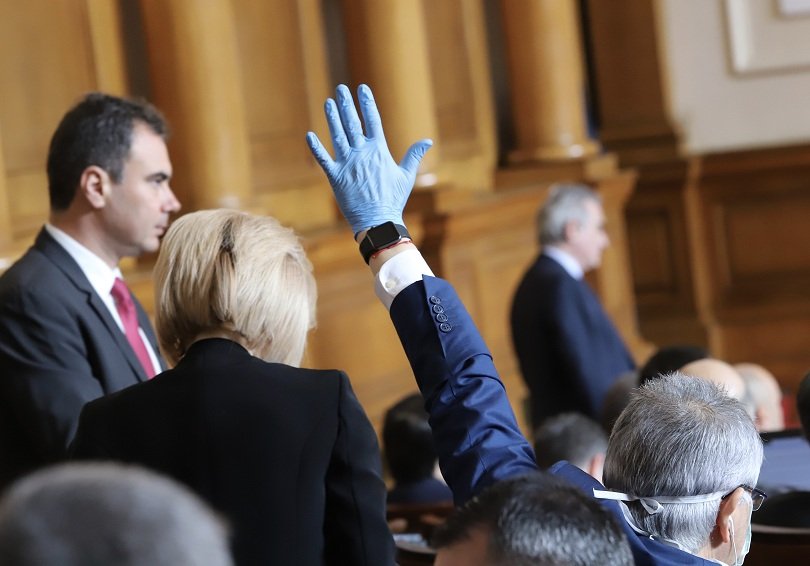 Депутатите гласуват окончателно Закона за мерките по време на извънредното положение