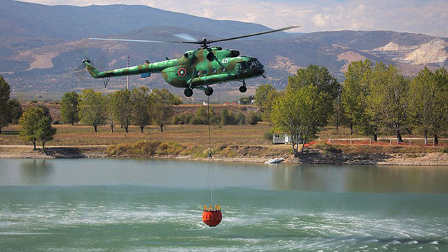 ВВС имат готовност и утре да окажат помощ с вертолет Ми-17 в гасенето на пожара, възникнал в Национален парк Рила
