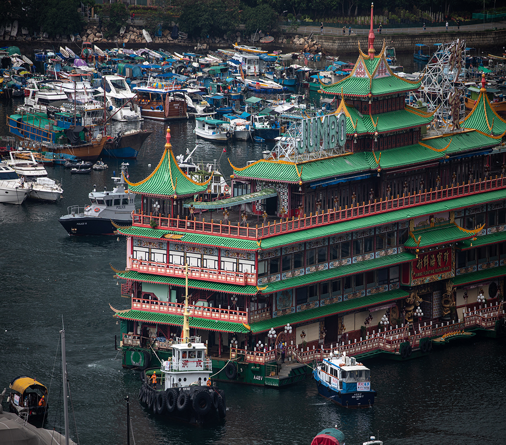 В историята потъна емблематичният плаващ ресторант на Хонг Конг
