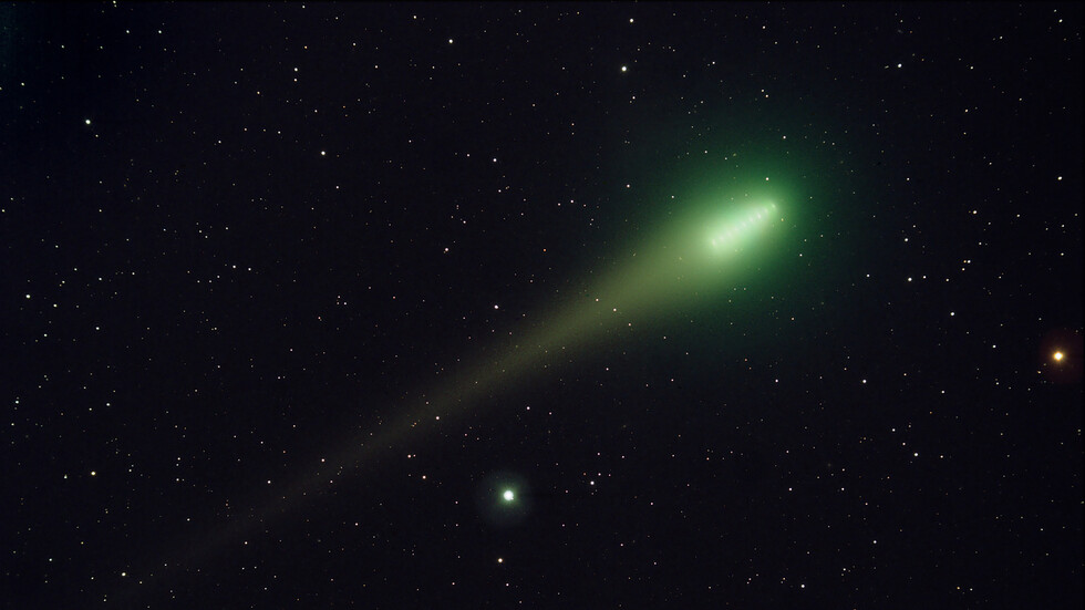За първи път от 50 000 години: Зелена комета ще премине край Земята