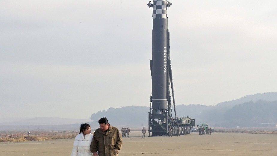 Северна Корея тества двигател с твърдо гориво за създаването на ново оръжие