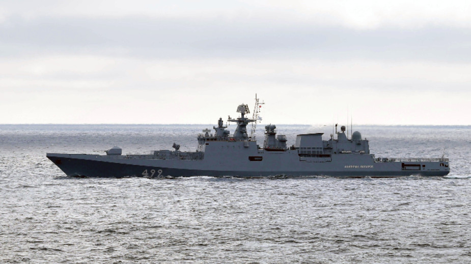 Индия разположи най-голямата досега военноморска флотилия в близост до Червено море, за да гарантира сигурност срещу пиратите, съобщи Делхи