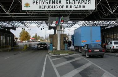 Българските граждани вече могат да пътуват транзит от България през Румъния без специално разрешение