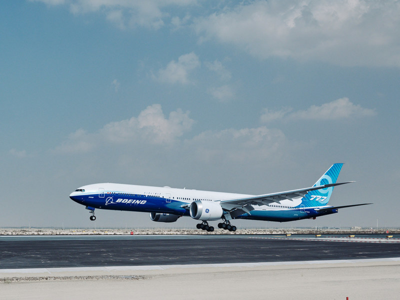 Dubai Airshow 2021 – Boeing 777X пристигна в Дубай за участие в авиошоуто