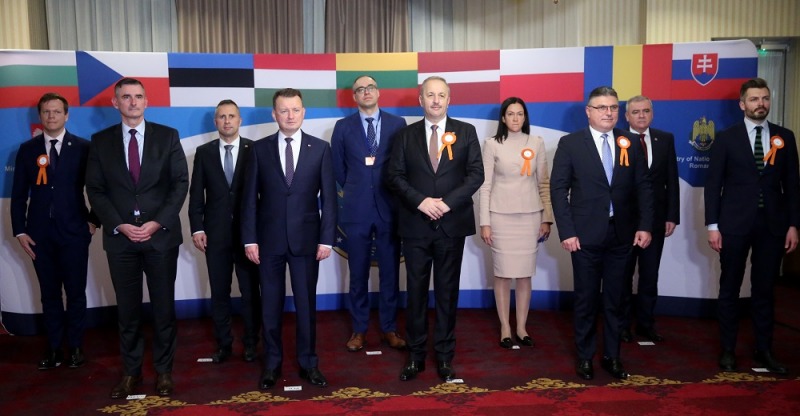 Министрите на отбраната от формата Б-9 приеха в Букурещ обща позиция относно повишаване на сигурността в Източна Европа, НАТО и ЕС